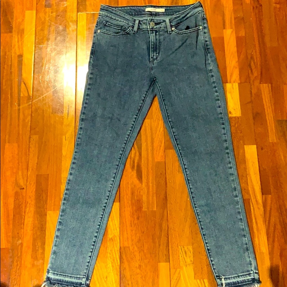Levi’s Women’s Skinny Jeans size 28